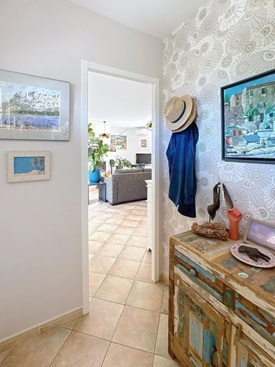 Image No.7-4 Bed House for sale