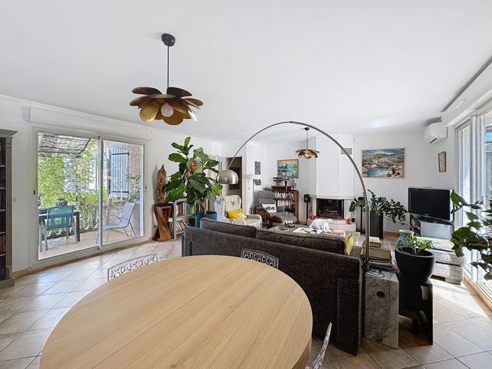 Image No.8-4 Bed House for sale