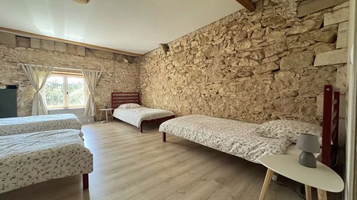 Image No.8-7 Bed House for sale