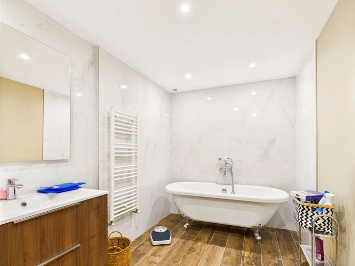 Image No.14-7 Bed House for sale