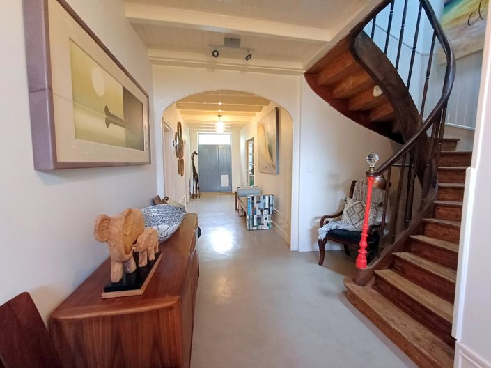 Image No.9-7 Bed House for sale