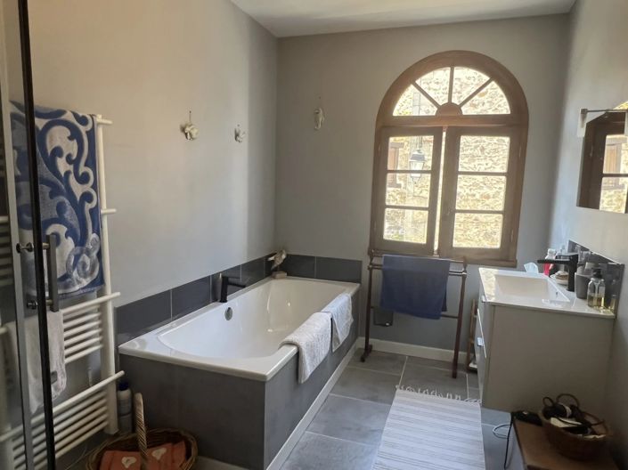 Image No.10-4 Bed Village House for sale