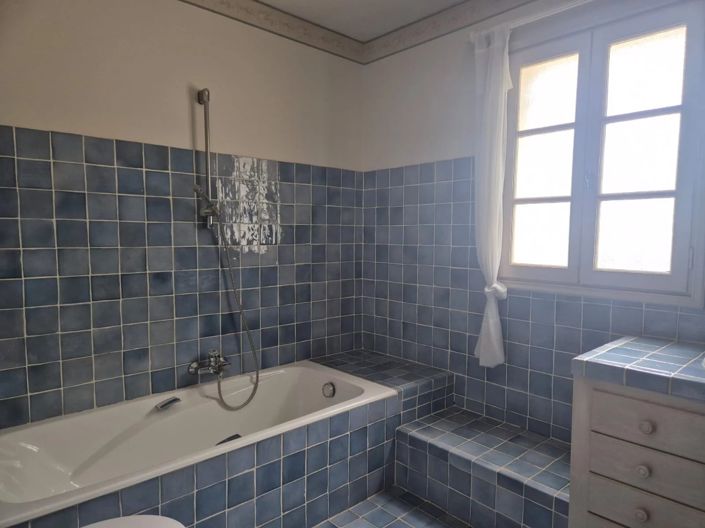 Image No.10-3 Bed House for sale