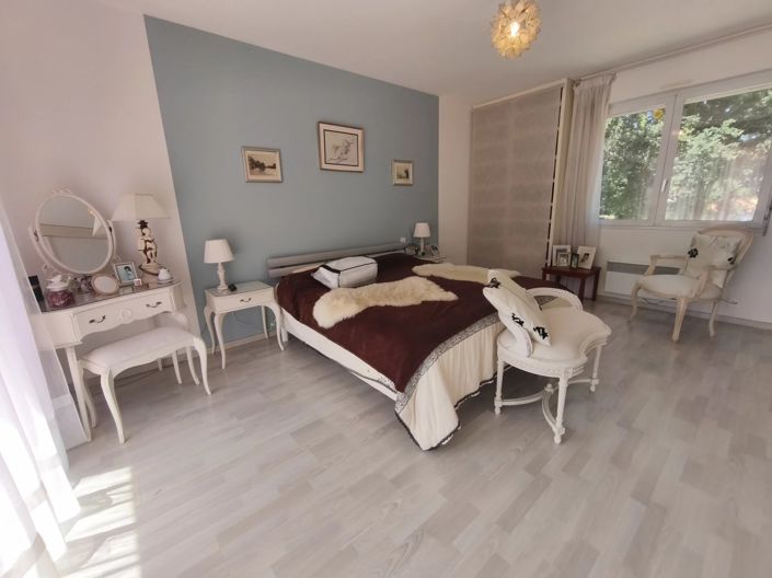 Image No.10-4 Bed House for sale