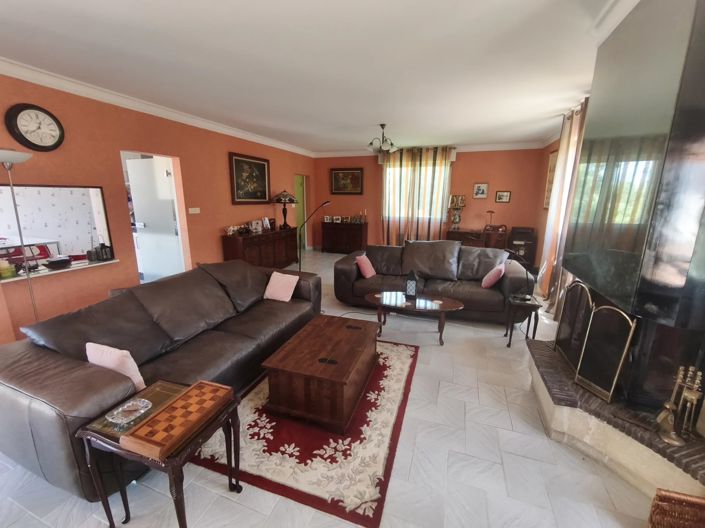 Image No.5-4 Bed House for sale