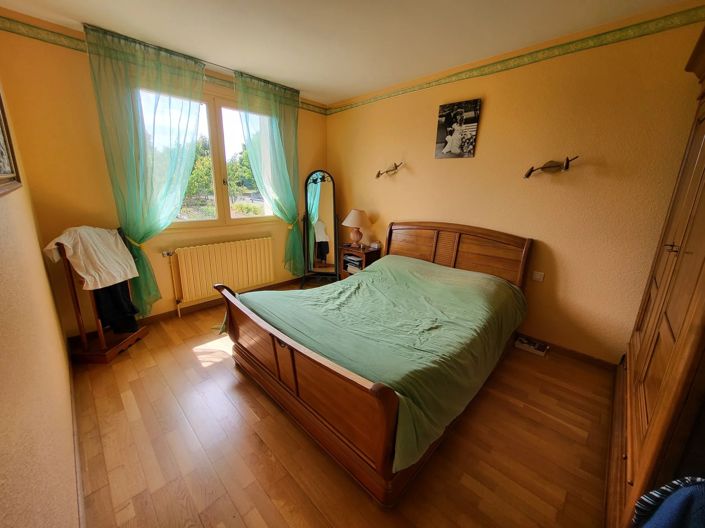 Image No.8-3 Bed House for sale