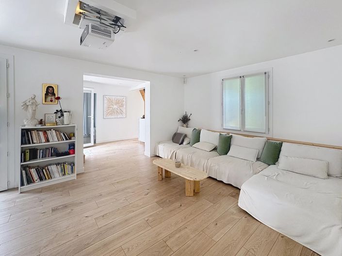 Image No.7-4 Bed House for sale