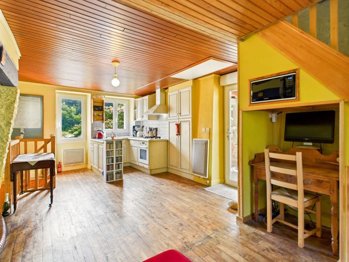 Image No.10-5 Bed Village House for sale