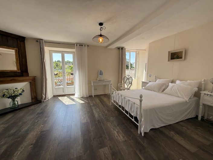 Image No.9-5 Bed House for sale