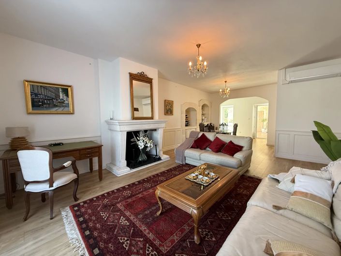 Image No.6-5 Bed House for sale