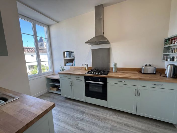 Image No.7-5 Bed House for sale