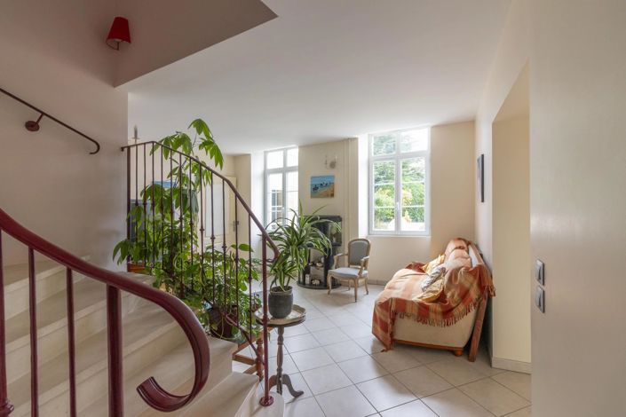 Image No.10-9 Bed House for sale