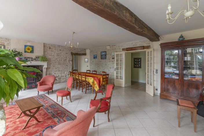 Image No.5-9 Bed House for sale