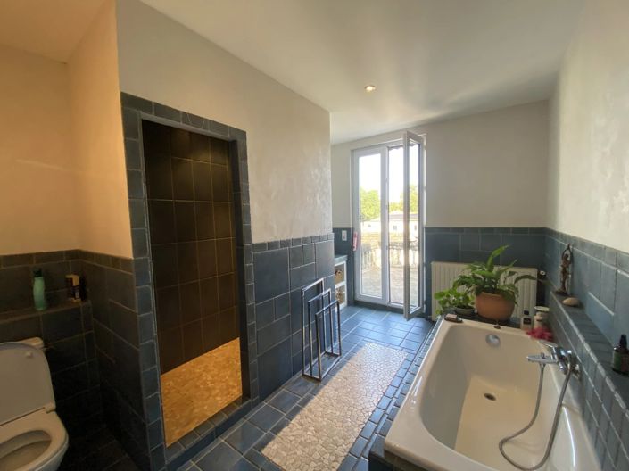 Image No.10-4 Bed House for sale