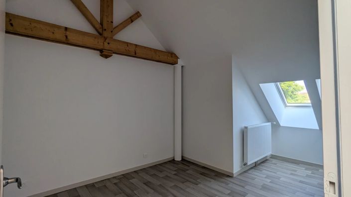 Image No.8-2 Bed House for sale