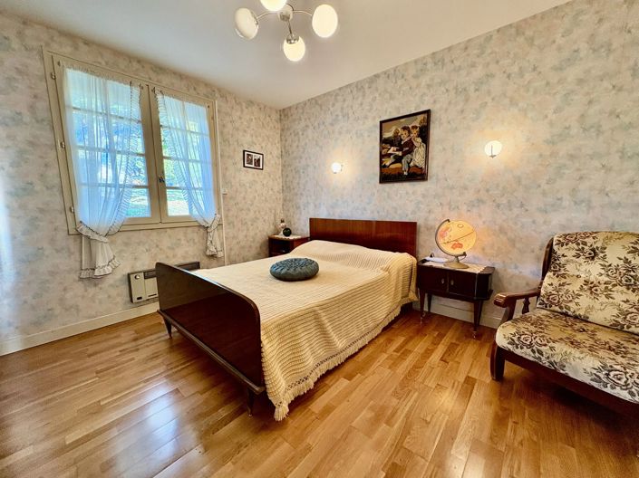 Image No.6-4 Bed House for sale