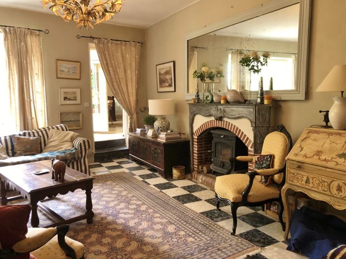 Image No.1-6 Bed House for sale