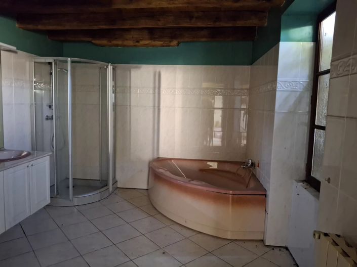 Image No.10-3 Bed House for sale