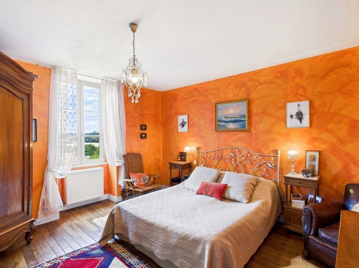 Image No.12-6 Bed House for sale