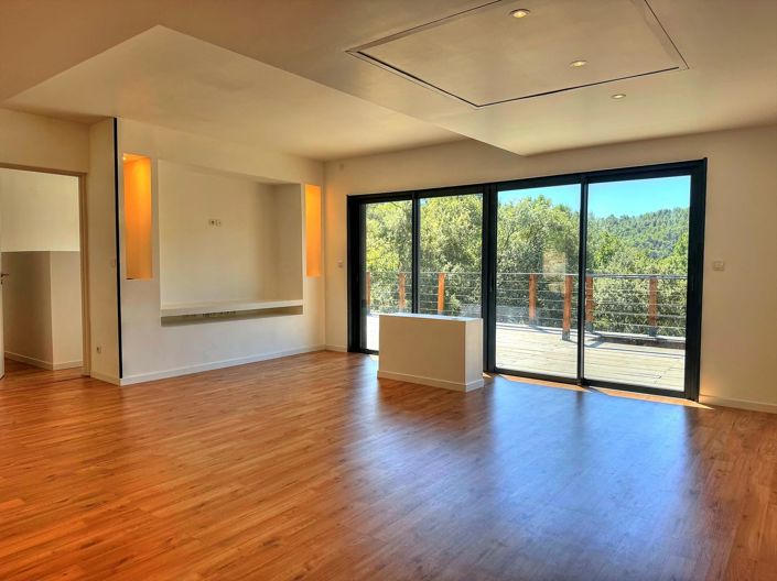 Image No.9-3 Bed House for sale