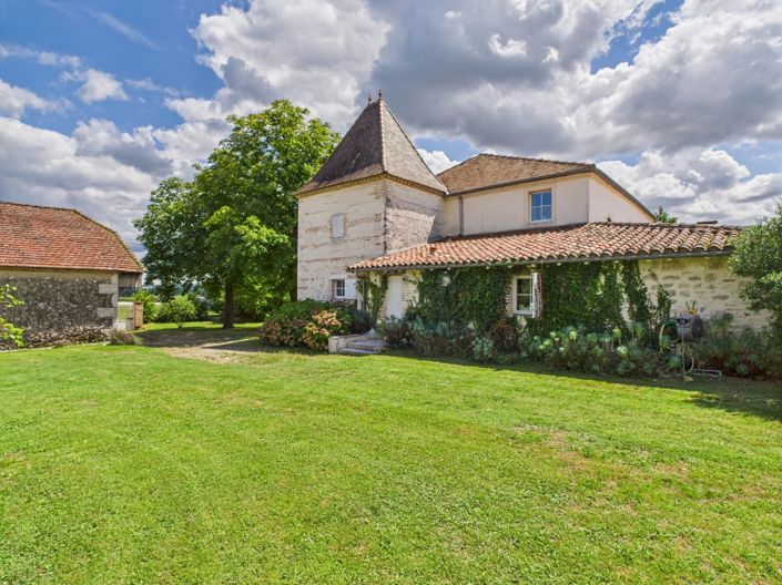 Image No.2-6 Bed House for sale