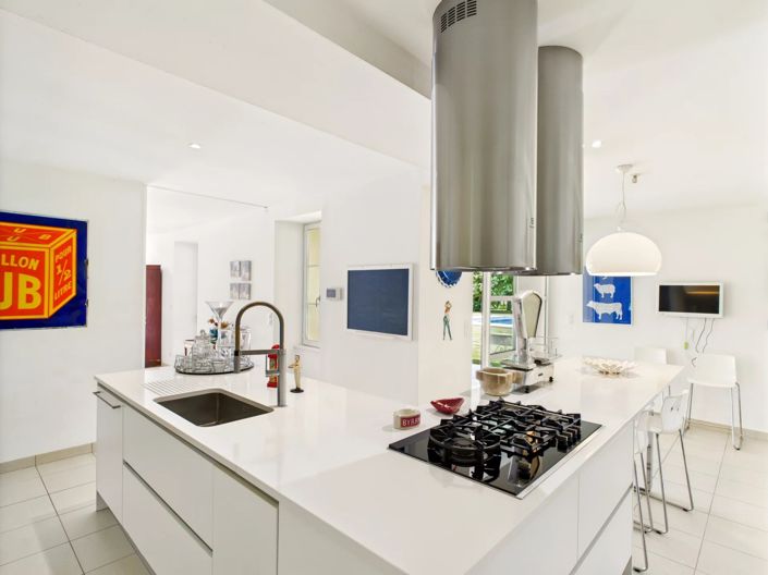 Image No.5-6 Bed House for sale