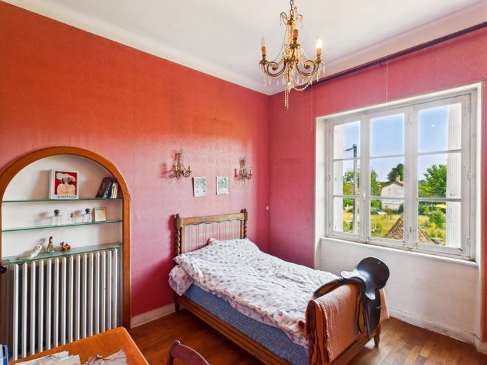 Image No.12-7 Bed House for sale