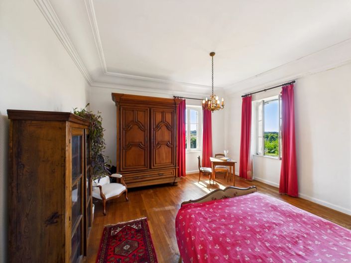 Image No.9-7 Bed House for sale