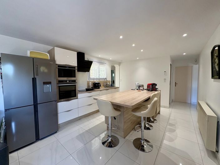 Image No.5-4 Bed Village House for sale