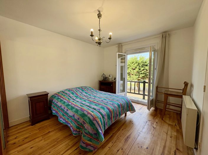 Image No.7-4 Bed Village House for sale