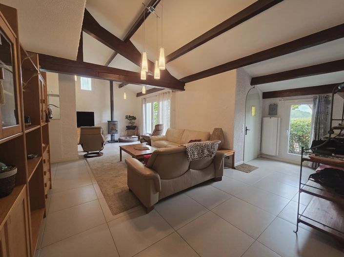 Image No.10-3 Bed House for sale