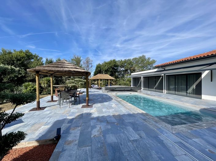 Image No.1-4 Bed House for sale
