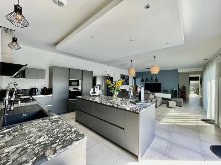 Image No.4-4 Bed House for sale