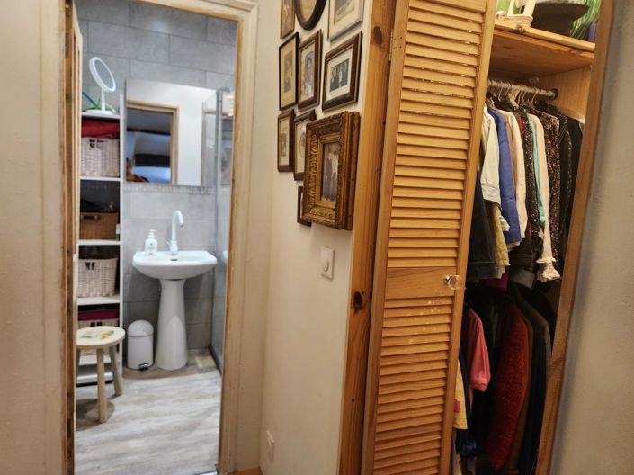 Image No.10-3 Bed House for sale