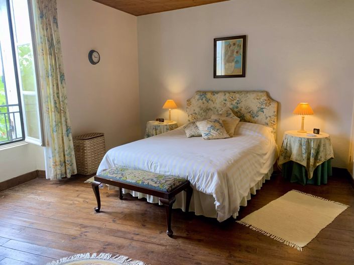 Image No.6-4 Bed Village House for sale