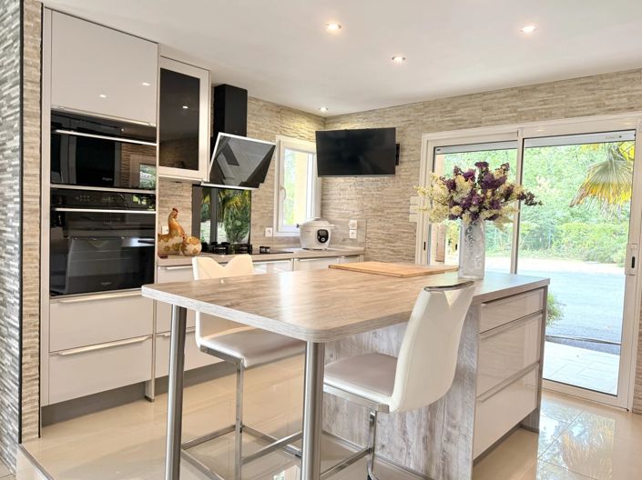 Image No.6-3 Bed House for sale