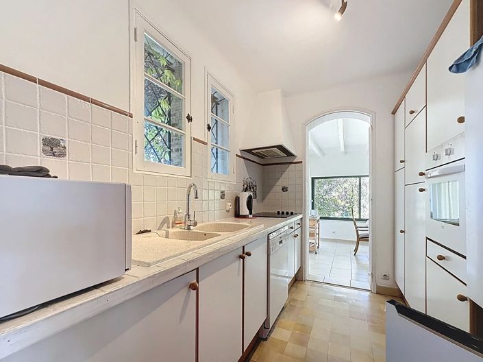 Image No.14-6 Bed House for sale