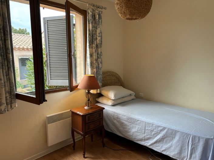 Image No.12-4 Bed House for sale