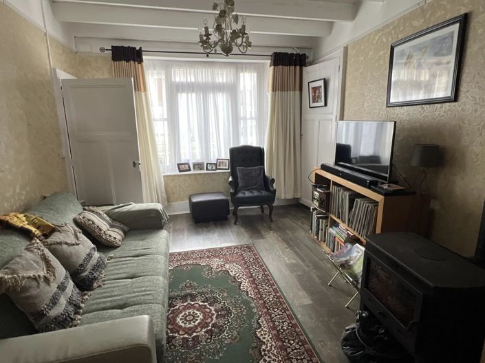 Image No.6-3 Bed House for sale