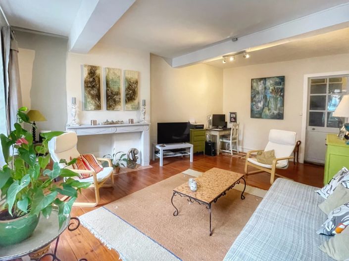 Image No.1-3 Bed House for sale