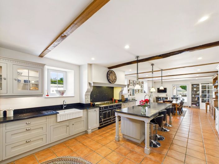 Image No.4-5 Bed House for sale