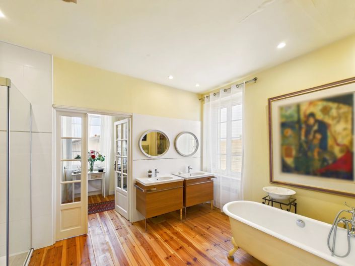 Image No.9-5 Bed House for sale