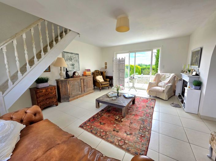 Image No.10-3 Bed House for sale