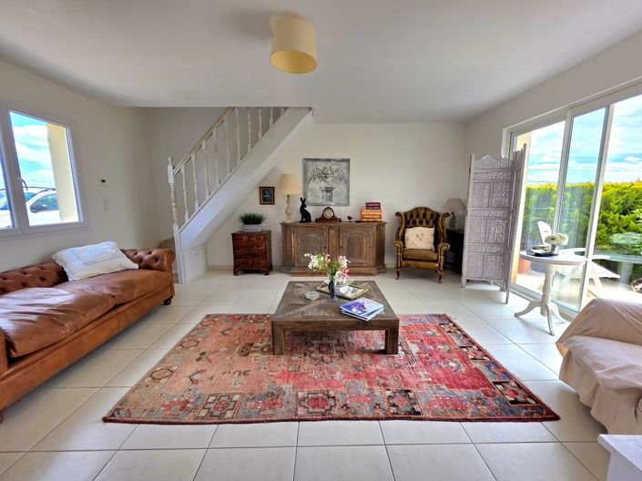 Image No.8-3 Bed House for sale