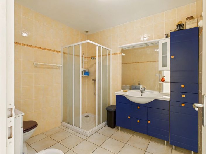 Image No.10-3 Bed House for sale