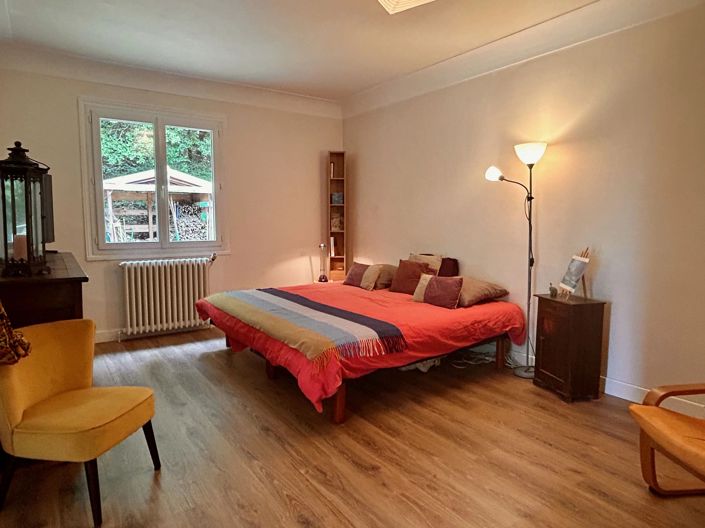 Image No.10-3 Bed House for sale