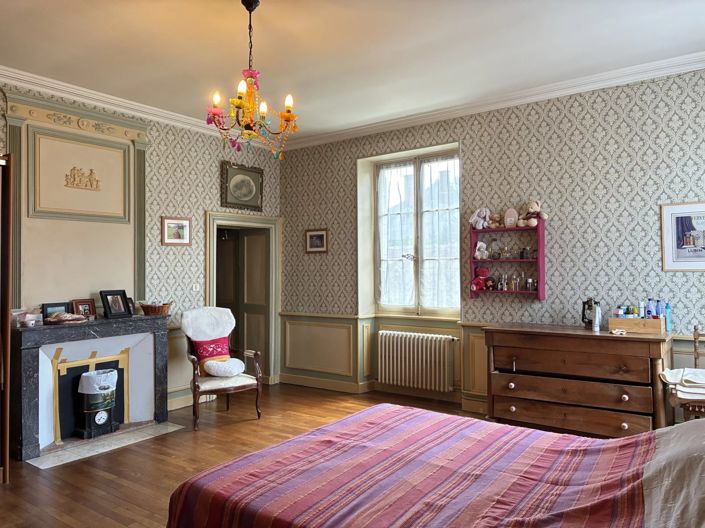 Image No.9-7 Bed House for sale