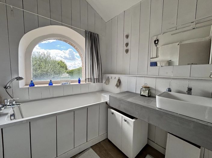 Image No.6-5 Bed Village House for sale