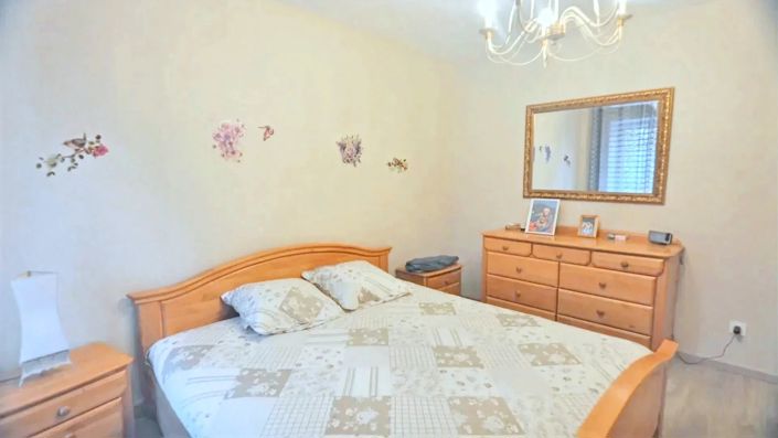 Image No.12-3 Bed House for sale