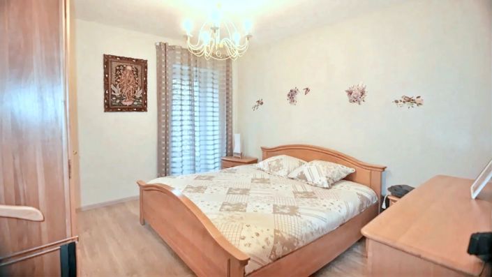 Image No.14-3 Bed House for sale